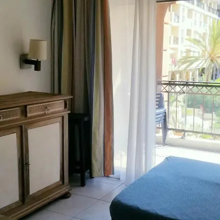 Cannes Beach Apartment